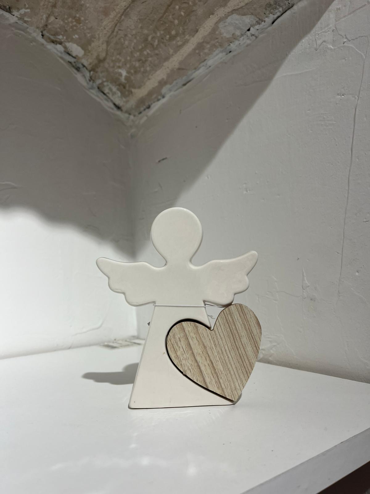 Angelo Porcellana con Cuore in Legno