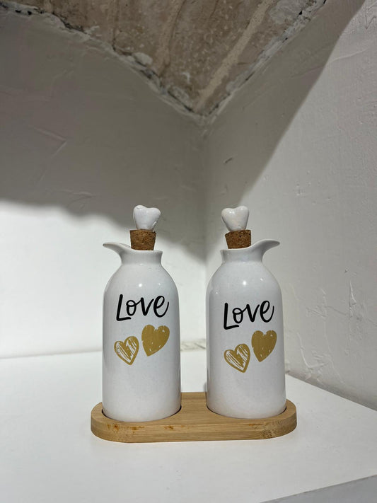 Menage da Tavola - Scritta Love - Porcellana con Vassoio in Legno